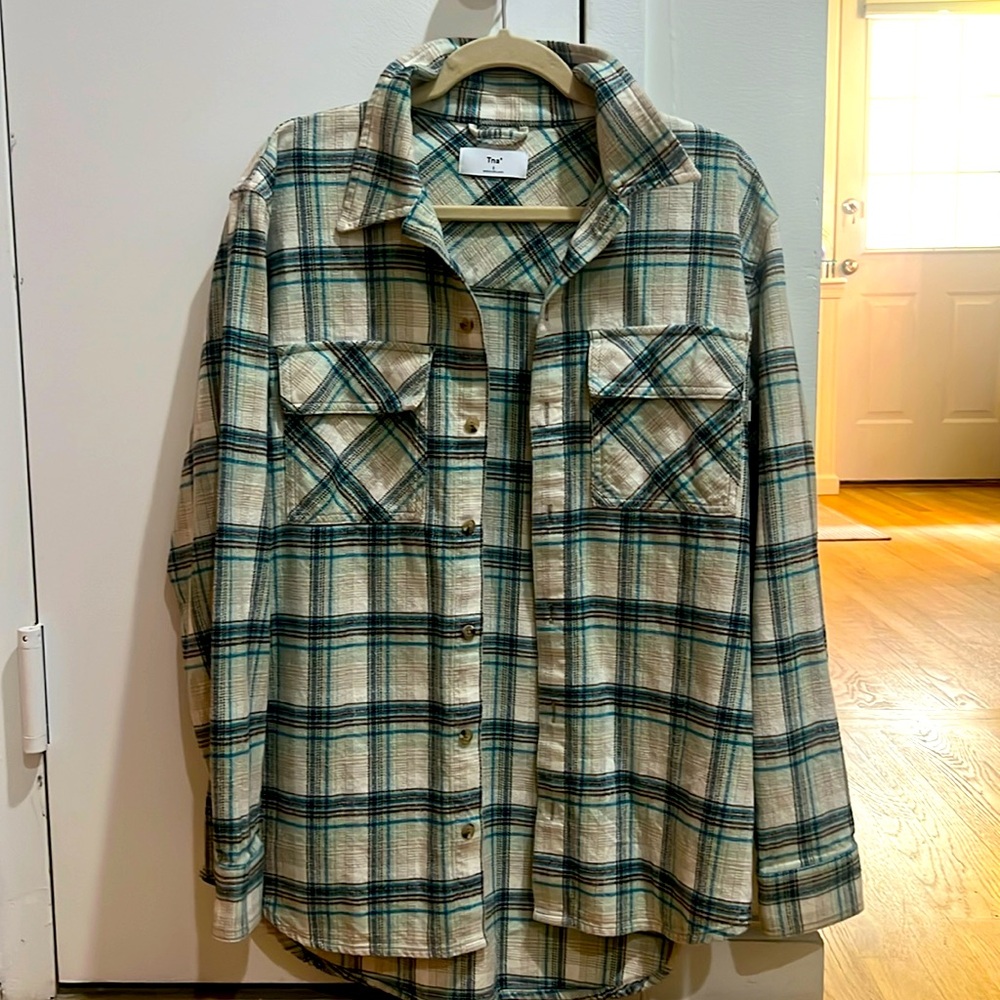 TNA oversized, like new durable flannel! Size S